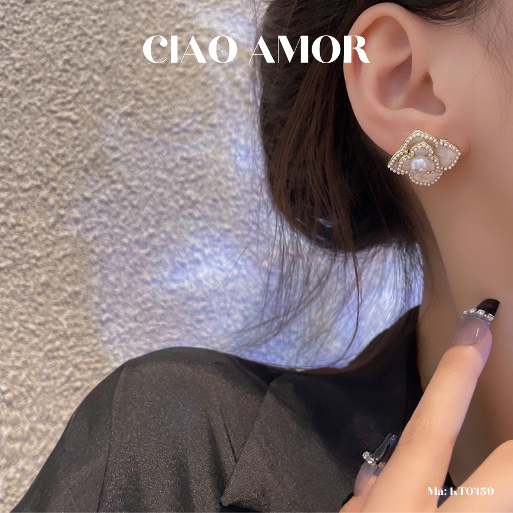 KT0459-Khuyên tai nữ, Bông tai nữ bạc 925 hoa trắng sứ viền ngọc nhỏ đi tiệc Trang sức Ciao Amor