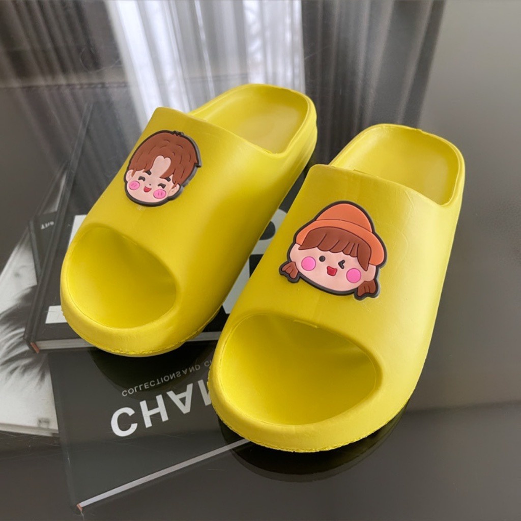 (Size 26-41) Dép Bánh Mì Gắn Sticker Hai Nam Nữ Đế Cao Chống Trượt Hot Trend Màu KEM/HỒNG/XANH - Giaydepgiare88.v