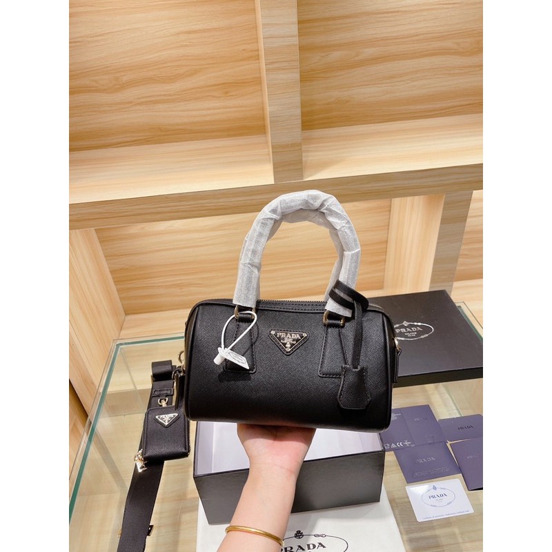Túi đeo chéo nữ Prada- Safiano da thật cao cấp chuẩn Au nhập khẩu new fullbox