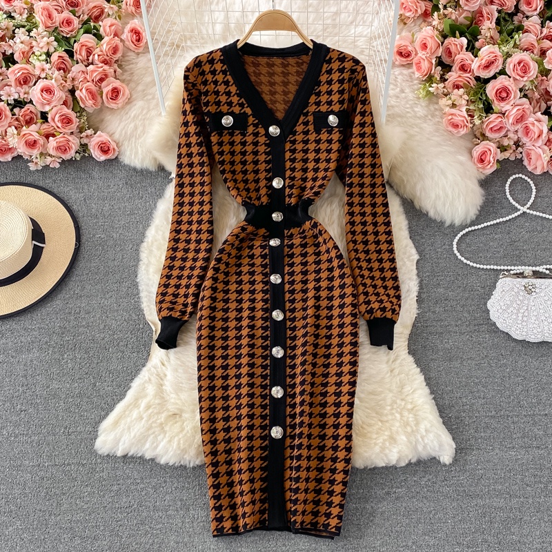 Đầm tay dài chất dệt kim 4 màu hoạ tiết kẻ cổ chữ V dáng ôm