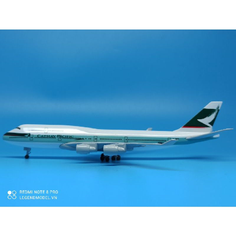 Mô hình máy bay Cathay Pacific Boeing 747 20cm