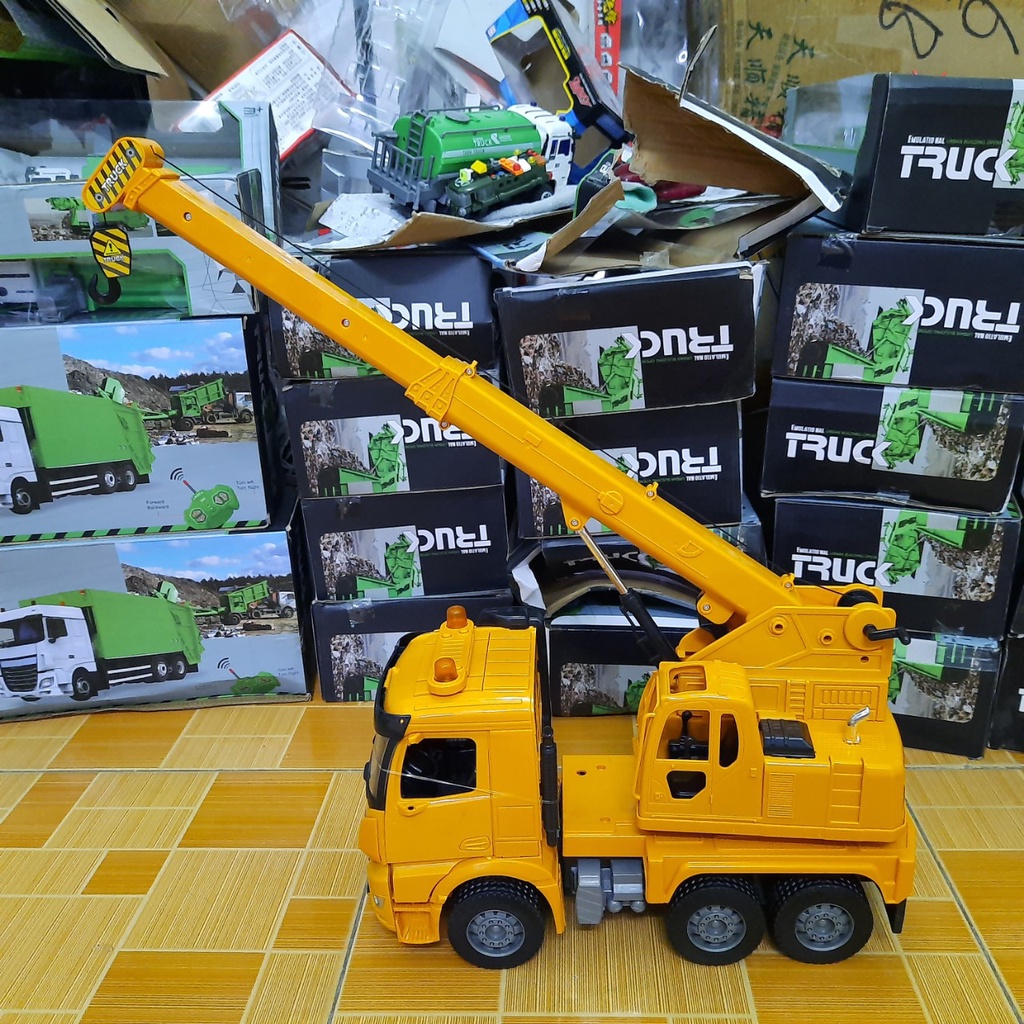 Xe ô tô cẩu móc cỡ lớn màu VÀNG đồ chơi trẻ em Hãng sản xuất : Double E E226-002