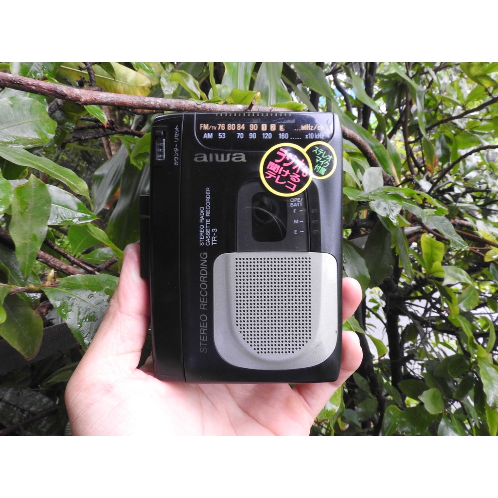 Máy nghe nhạc Cassette Stereo AIWA TR-3 có loa ngoài kiêm thu đài Radio kiểu máy đẹp còn nguyên tem