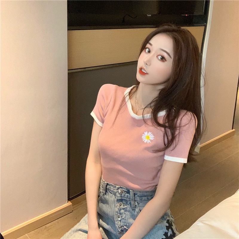 Áo croptop nữ hoa cúc  Áo thun nữ thêu hoa cúc  Áo croptop ulzzang - NhimShop - AT01