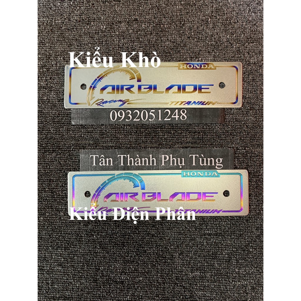 Bảng tên Titan Air Blade kèm bass ốc