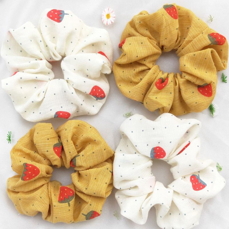 Dây buộc tóc scrunchies hình dâu chấm