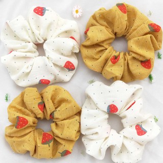 Dây buộc tóc scrunchies hình dâu chấm