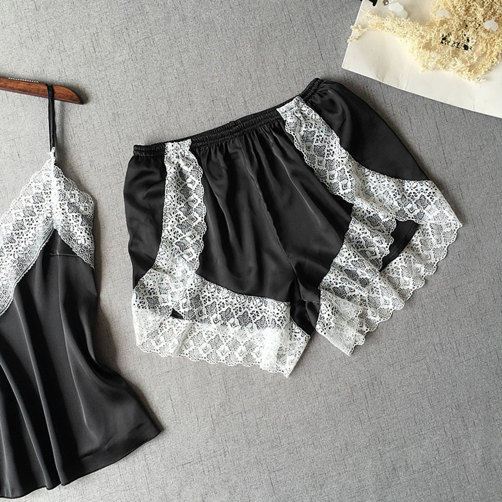 Bộ đồ ngủ phối ren hoa áo 2 dây cổ chữ V + quần ngắn quyến rũ cho nữ | BigBuy360 - bigbuy360.vn