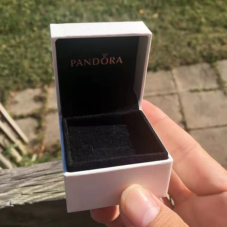 Hộp Đựng Nhẫn / Túi Giấy Gói Quà