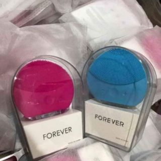 Máy rửa mặt forever luna mini giúp rửa mặt sạch hơn