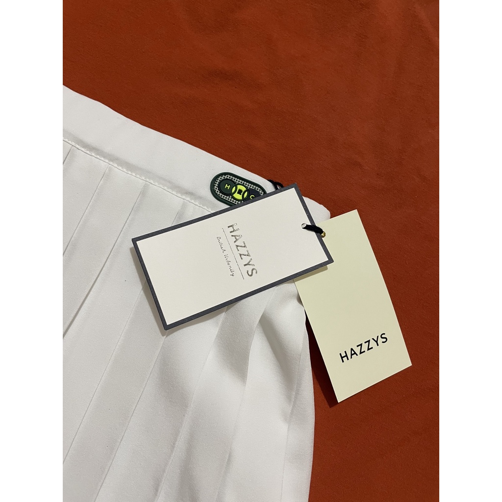 Chân váy xếp ly