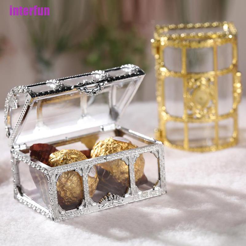 1 hộp đựng kẹo hình rương kho báu màu vàng