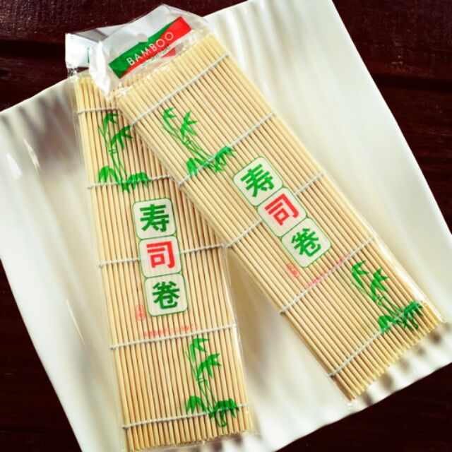 Mành tre cuộn cơm