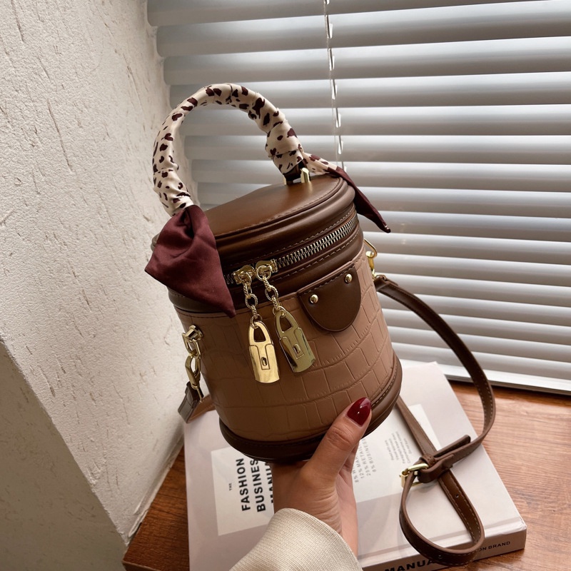 Túi xô đeo vai IELGY họa tiết đá thời trang cao cấp dành cho nữ