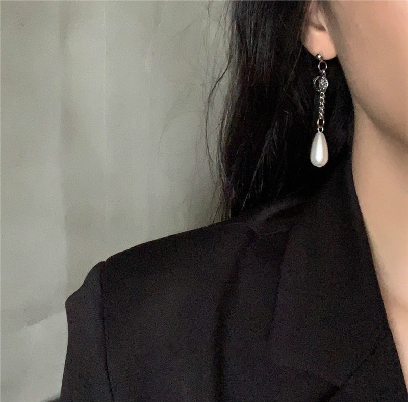 Khuyên Tai Dáng Dài Đính Ngọc Trai Phong Cách Hàn Quốc 22642 Mới