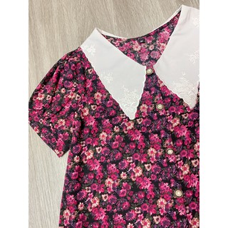váy hoa cổ trắng thêu