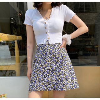 Áo croptop tay ngắn cuốn biên cài nút ngực