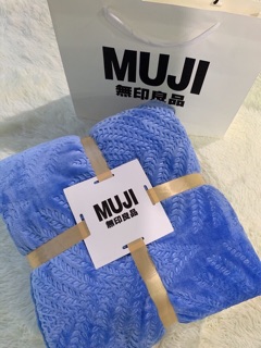 Chăn tuyết Muji ép hoa