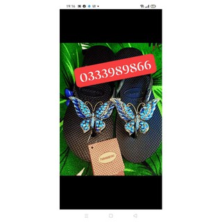 Dép gắn charm bắt ốc vặn