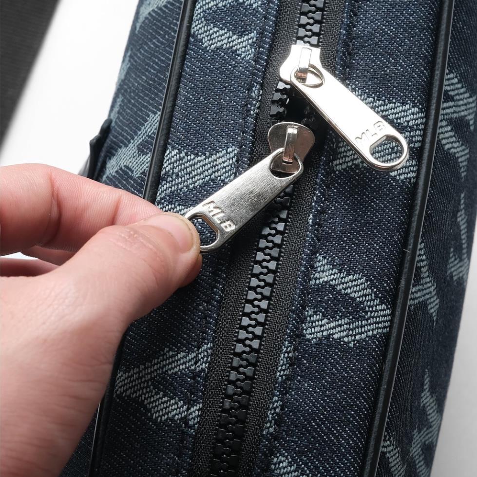 TÚI ĐEO CHÉO M L B YAN KEE DENIM GORRILA  cao cấp, chất jean bụi bặm,chống thấm nhẹ, 02 ngăn, khóa kéo