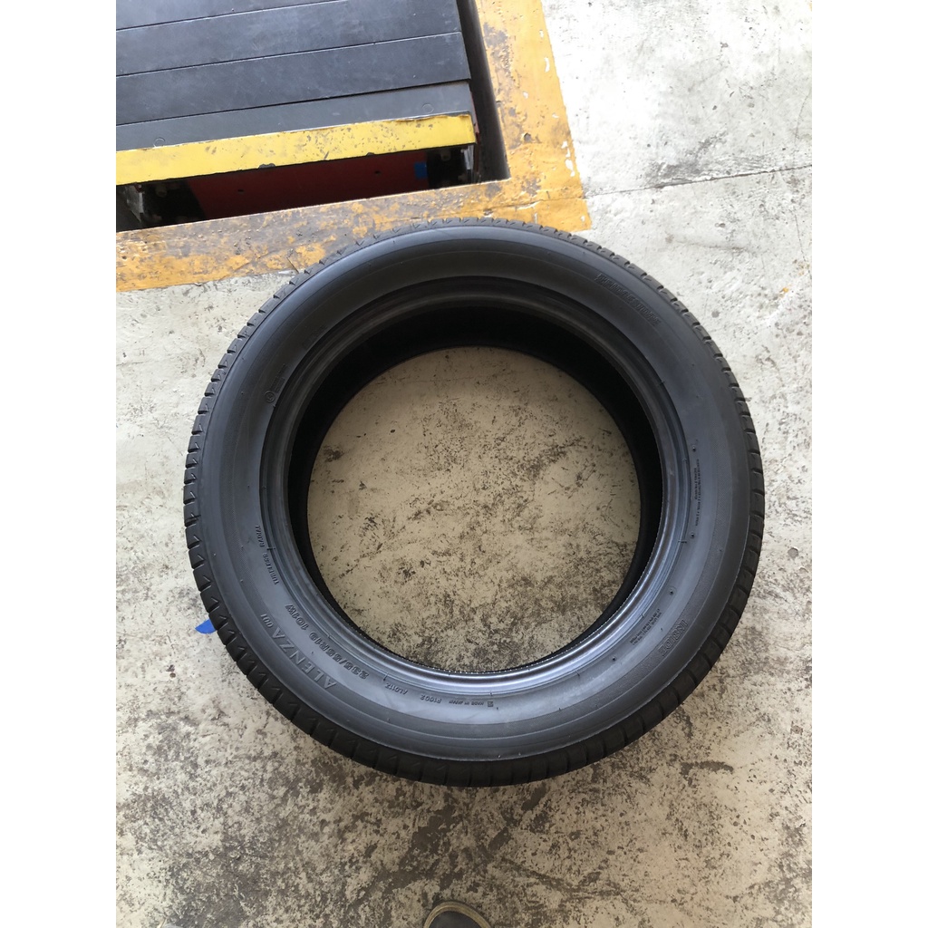Lốp Bridgestone 235/55R19 AL01 Nhật