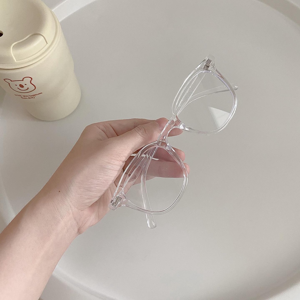 Kính viền dày, form vuông, kiểu dáng basic, lắp được cận
