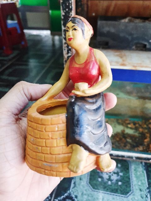 CÔ TẤM TRANG TRÍ HỒ CÁ NON BỘ RỘNG CAO 11CM RỘNG 7CM