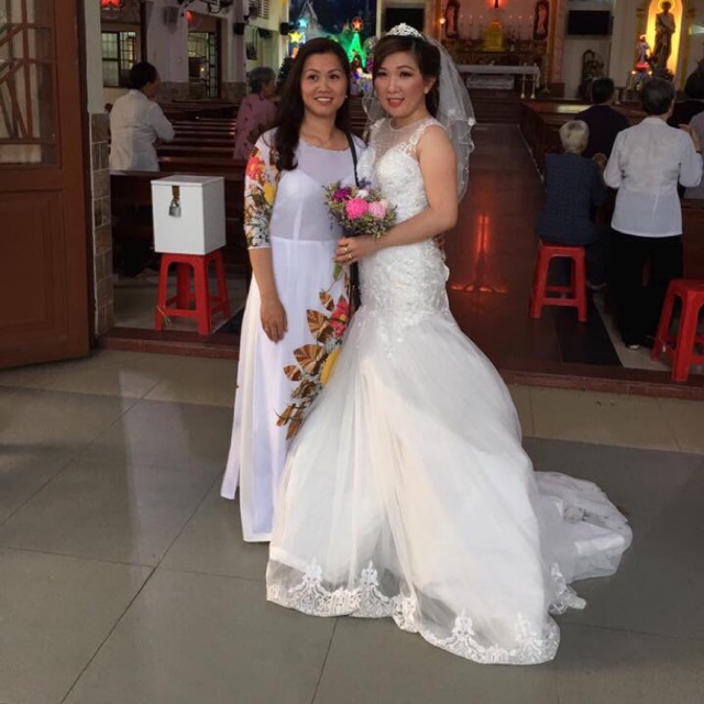 Váy cưới đuôi cá