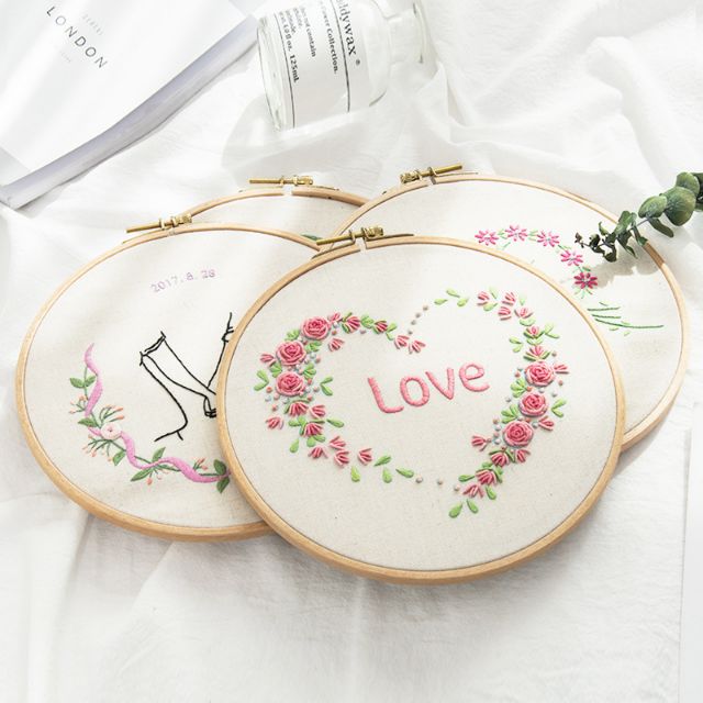 Set kit thêu theo chủ đề