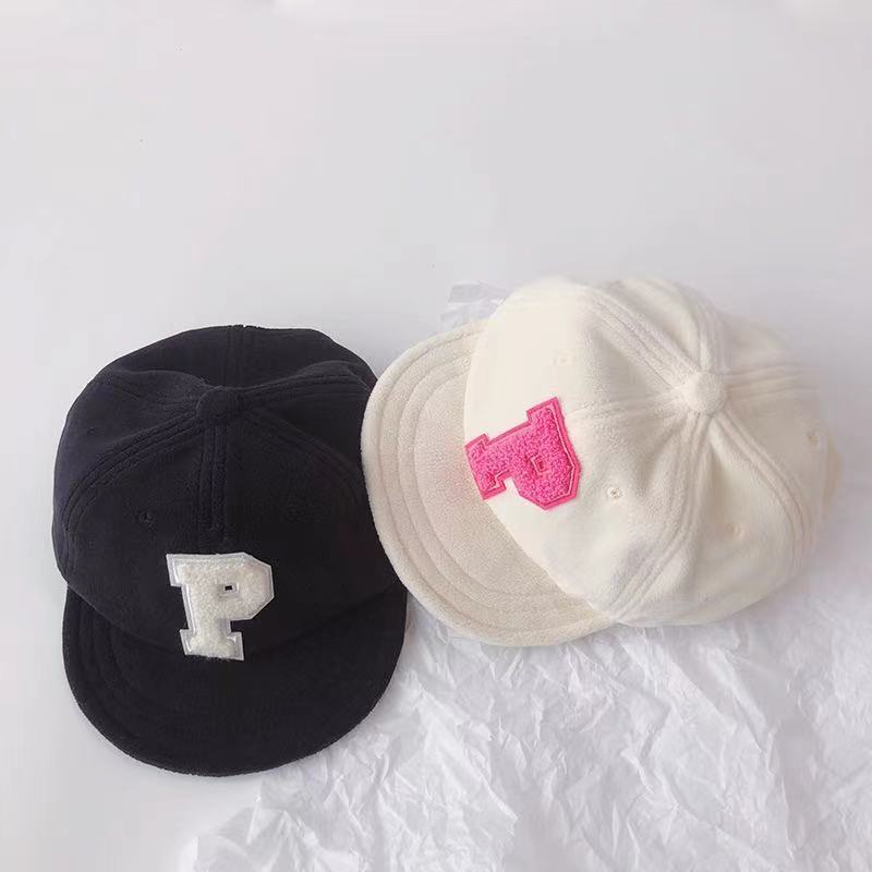 Mũ Lưỡi Trai Che Nắng Vải Lông Cừu Mềm Màu Kẹo In Chữ P Thời Trang Hàn Quốc Xinh Xắn Cho Bé