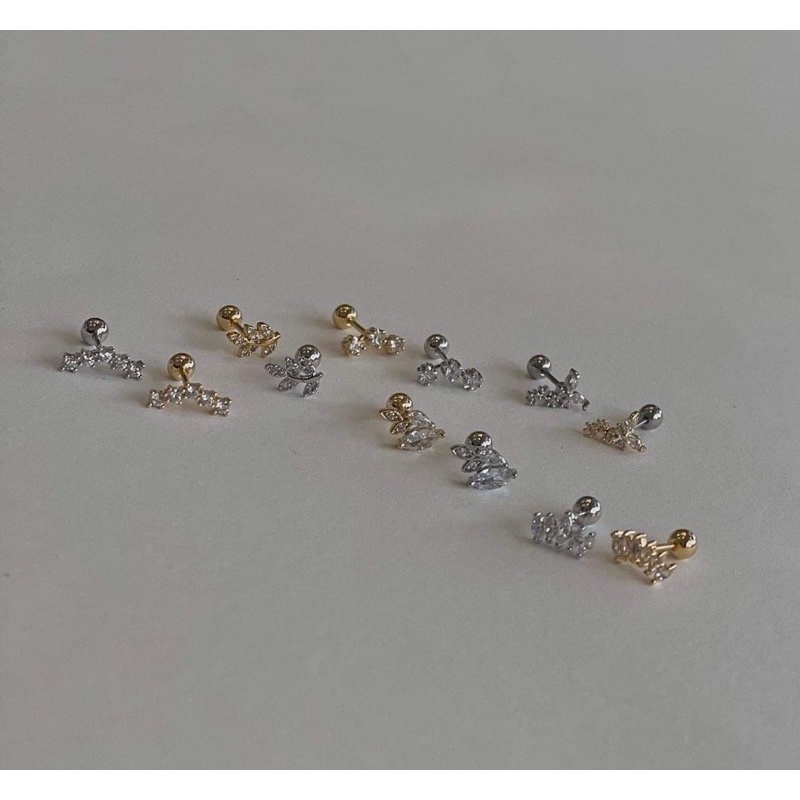 1 chiếc bông tai Thép y tế hoa lá đính đá