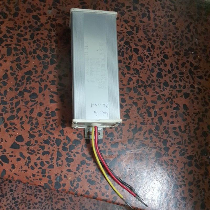 Đổi nguồn DC-DC công suất lớn 20A, điện vào 48-72V, điện ra ổn định 12V dùng cho xe điện, máy điện cần nguồn 12V