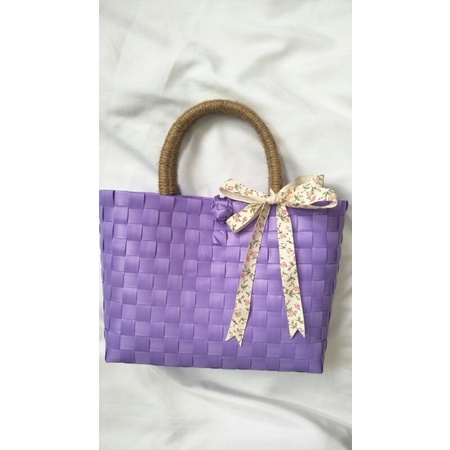 Giỏ đan đính nơ xinh