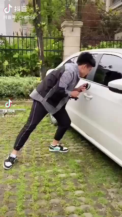 Giá Đỡ Điện Thoại Trên Ô Tô Gắn Taplo, Kính Chắn Gió Hút Chân Không Chắc Chắn, Kẹp Điện Thoại Ô Tô Xoay 360 Độ Đa Năng | BigBuy360 - bigbuy360.vn