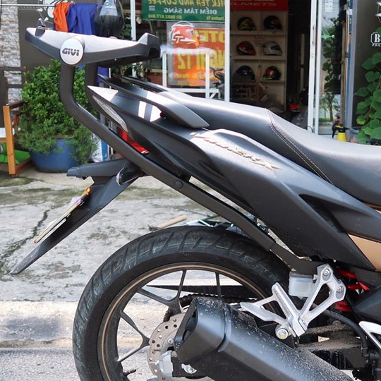 Baga sau HRV Winner X, Winner 150 GIVI chính hãng chịu lực cao kèm sẵn đế gắn thùng sau GIVI