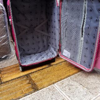 Vali vải dù