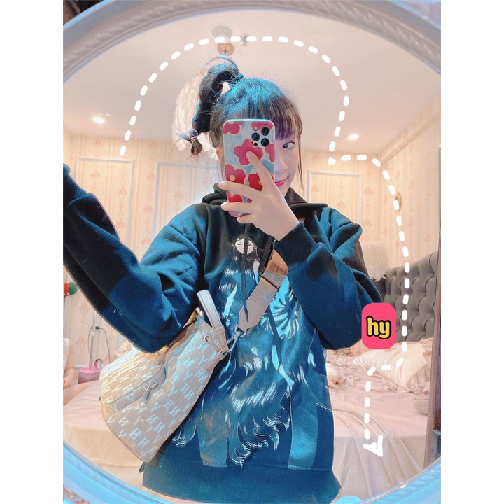 ÁO NỈ ĐEN HÌNH 2 CÔ GÁI | BigBuy360 - bigbuy360.vn