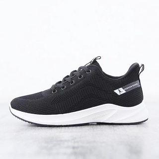 Giày sneaker nữ siêu xinh