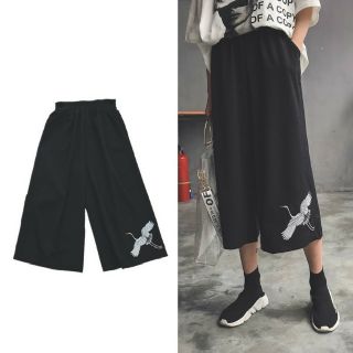 Quần lửng ống rộng culottes thêu họa tiết chim cò phong cách Á Đông