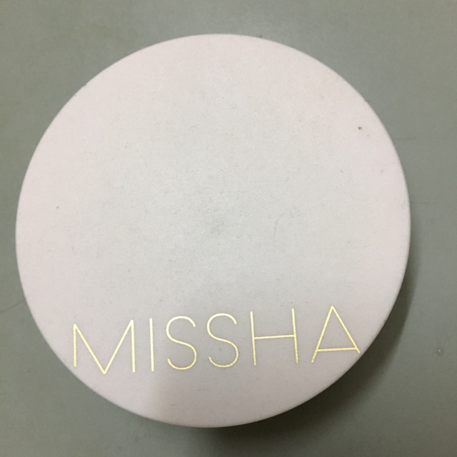 Phấn nước trang điểm