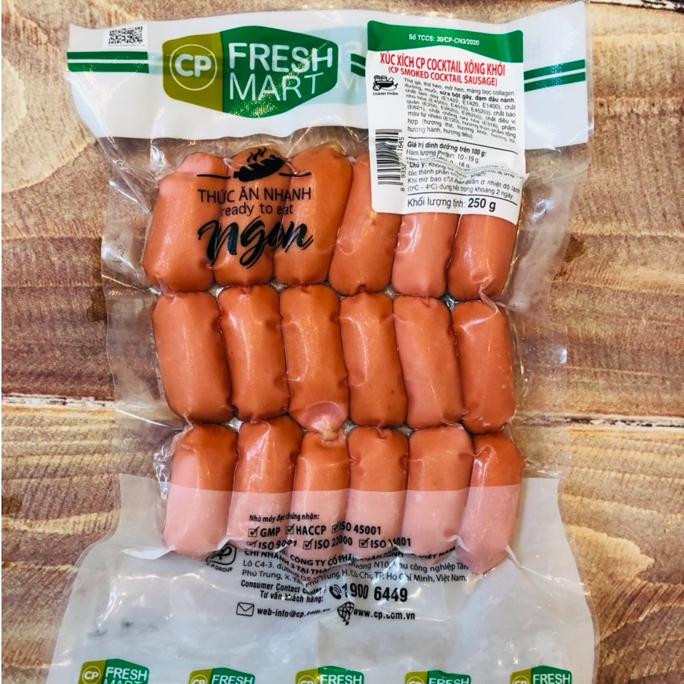 gói 250g xúc xích Cocktail xông khói CP Fresh Mark