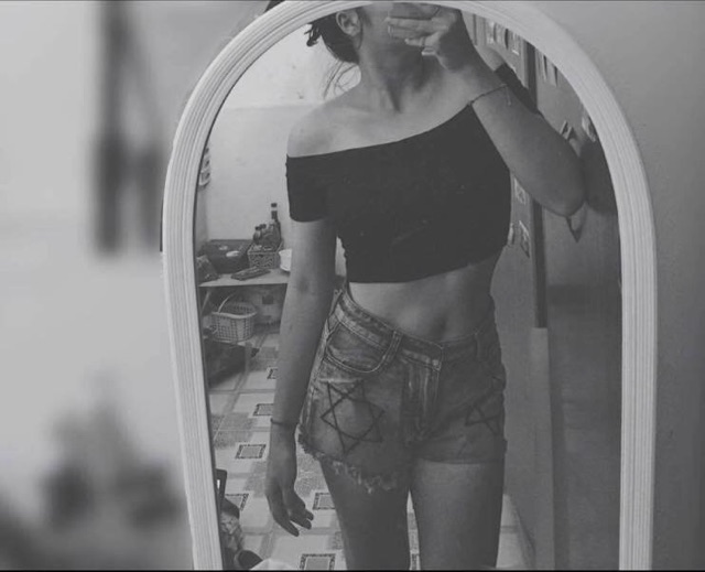 [Mã FASHIONT4WA2 giảm 10K đơn 50K] Áo Croptop Trễ Vai Tay Ngắn - Chất Thun Gân | BigBuy360 - bigbuy360.vn