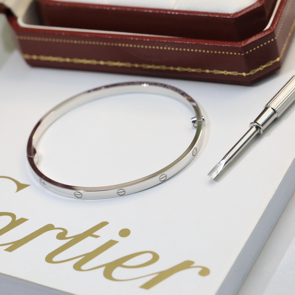 Vòng tay LOVE Vòng đeo tay màu bạc phiên bản hẹp của người phụ nữ