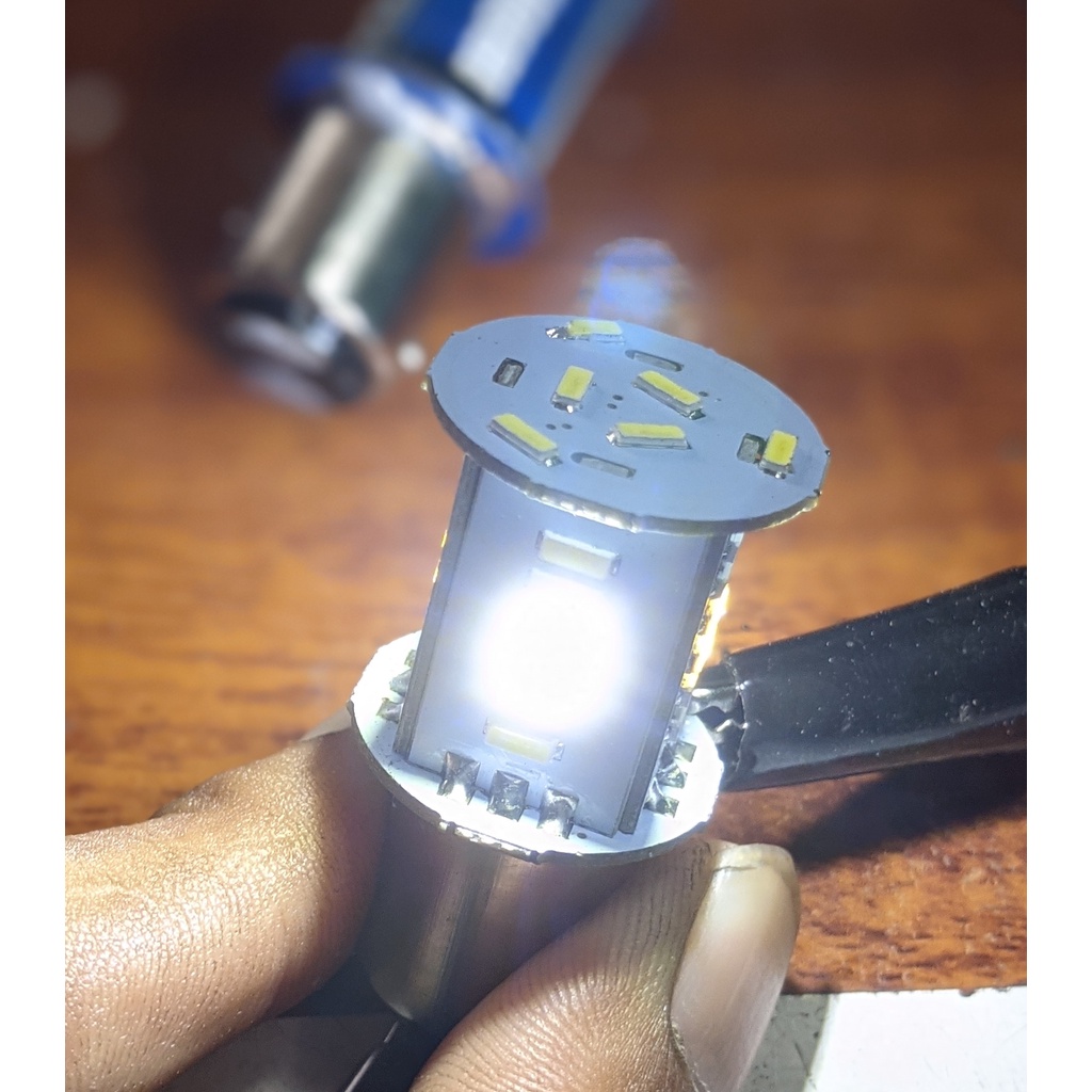 Bóng Hậu nháy đuổi Audi F1 Mẫu mới siêu hot lắp mọi dòng xe máy wave dream sirus winer satria sonic future....