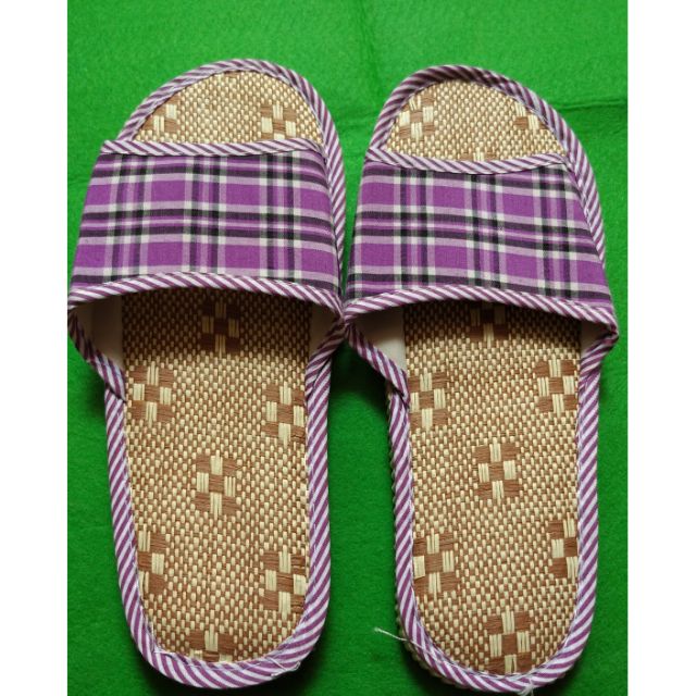 Sale dép chiếu y hình 39.000đ/1 đôi. Size từ 35 đến 39 nữ màu đẹp