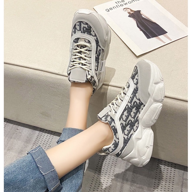 Giày sneaker nữ vải Showgo (Xám)