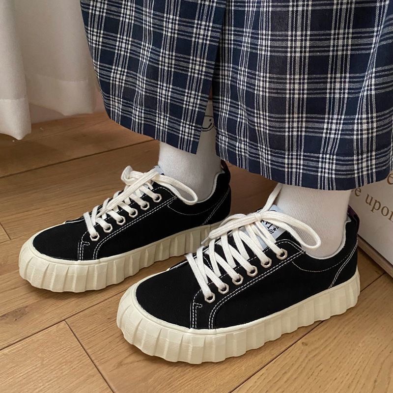 Giày thể thao nữ đế dày 4cm đen trắng basic cực xinh