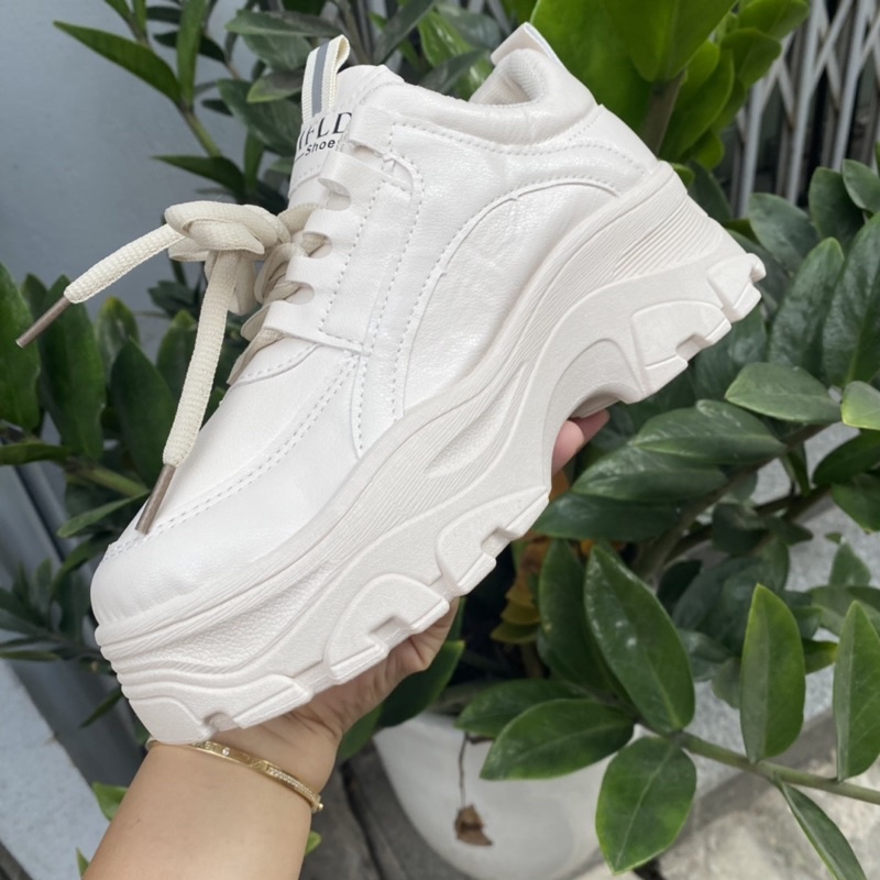 Giầy Chunky kem sữa đế cao tôn dáng cho chị em