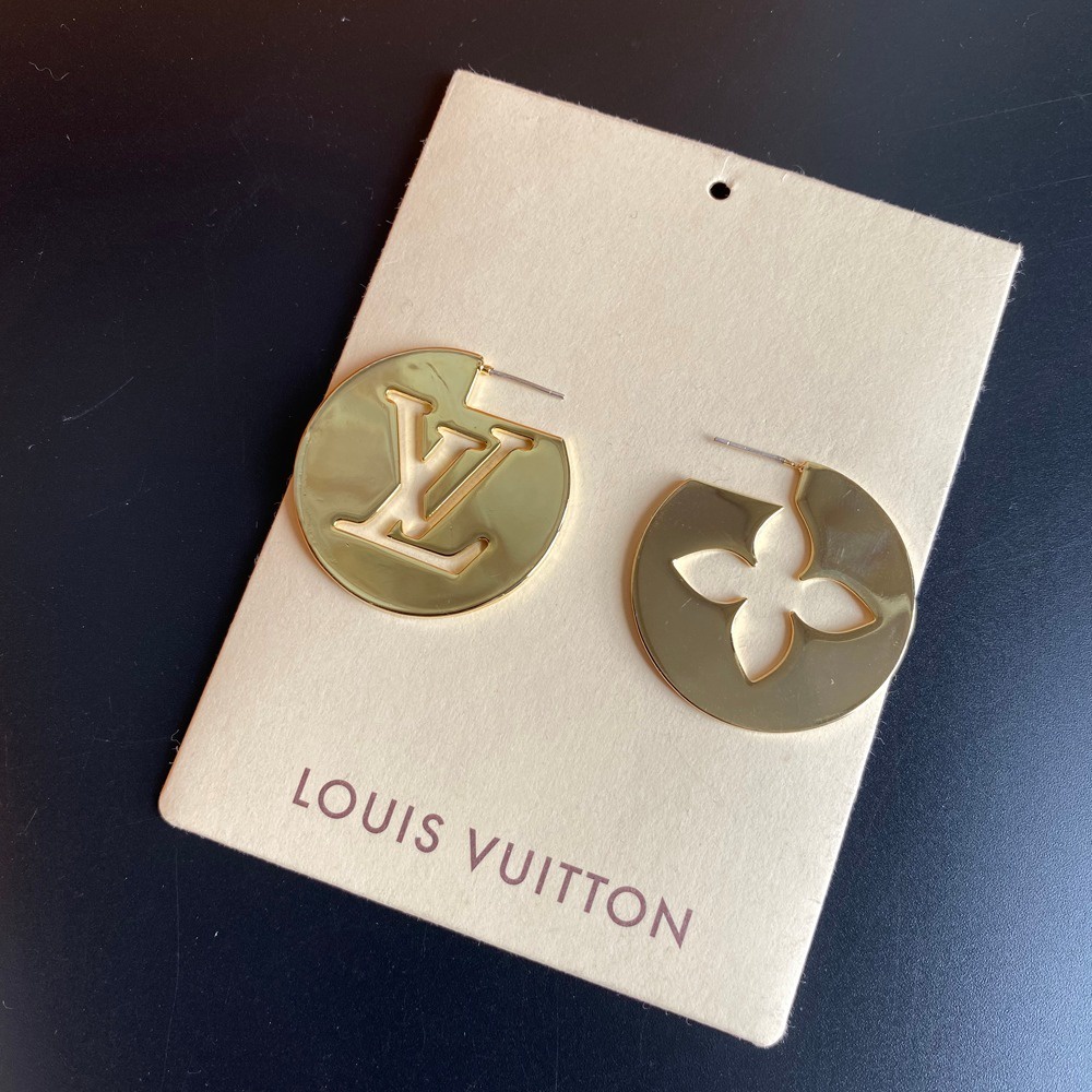 LOUIS VUITTON Khuyên Tai Tròn Bằng Thép Titan In Logo LV Thời Trang