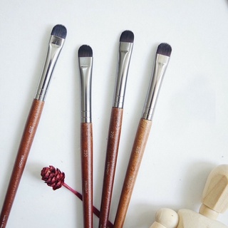 Cọ che khuyết điểm Makeup Forever 220